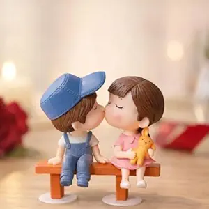 lover miniature couple bench figurine